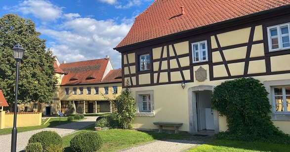 Hofhaus im Schloss Adelsdorf